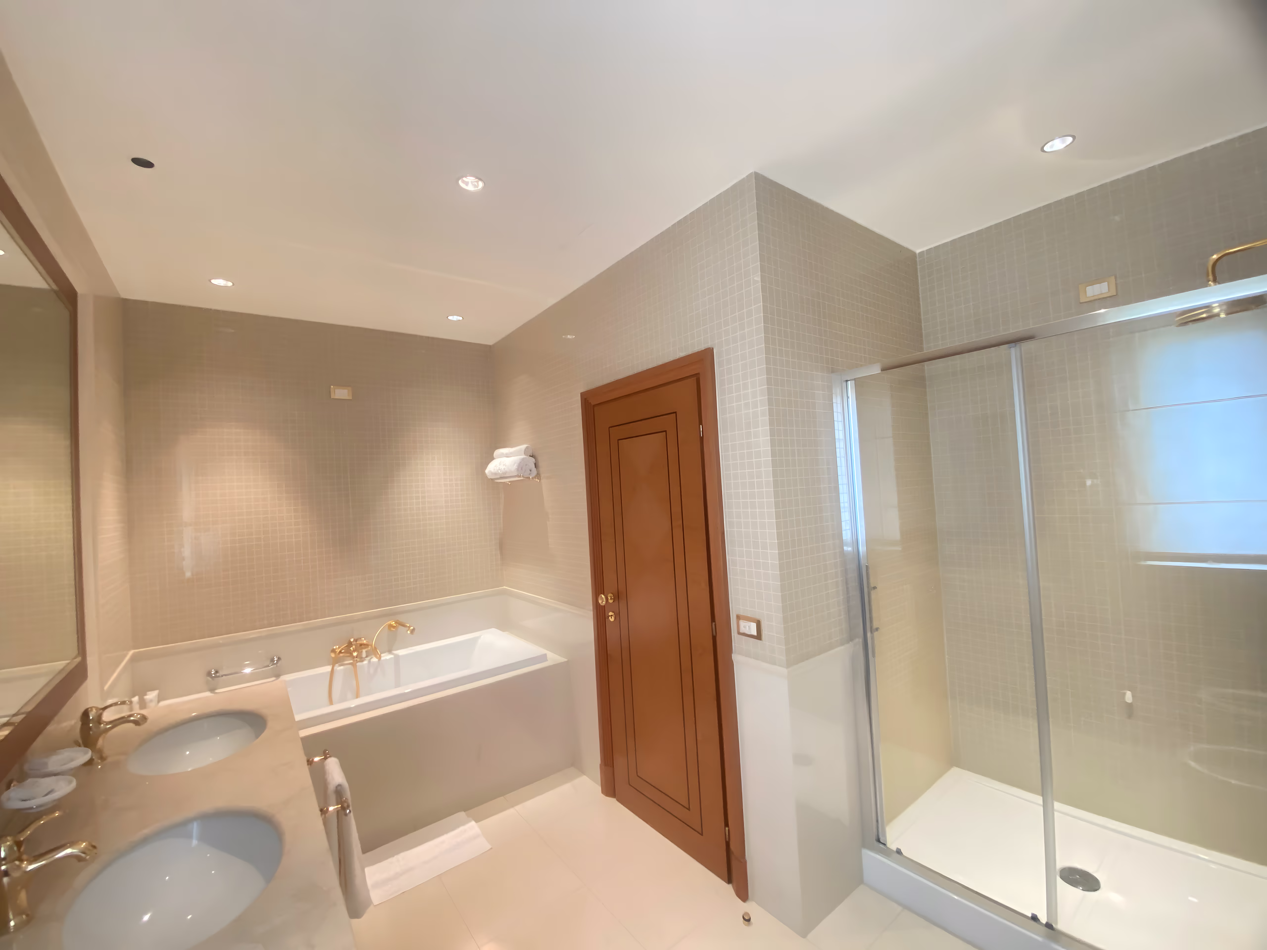 Rooms — Presidential Villas 7