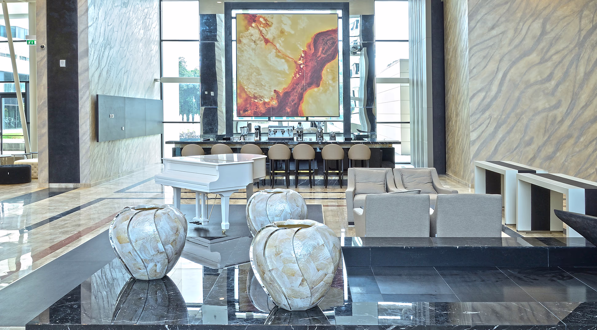 Dining Experiences — Safari Bar